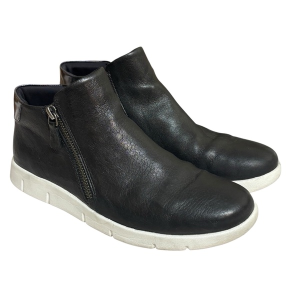 Johnston & Murphy Shoes - Johnston & Murphy sneakers black leather zip side J&M flex sole size 7.5